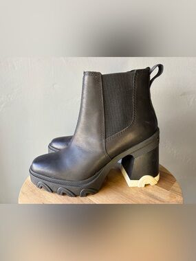Sorel  Brex Heel Lug Sole Chelsea Boots ~ Size 5